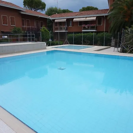 Fantastic On Two Floors With Garden And Swimming Pool Appartamento *