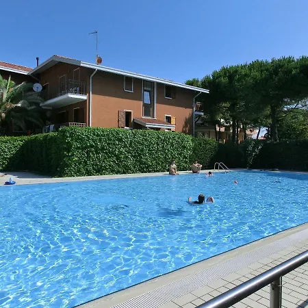 Fantastic On Two Floors With Garden And Swimming Pool アパート リニャーノ・サッビアドーロ
