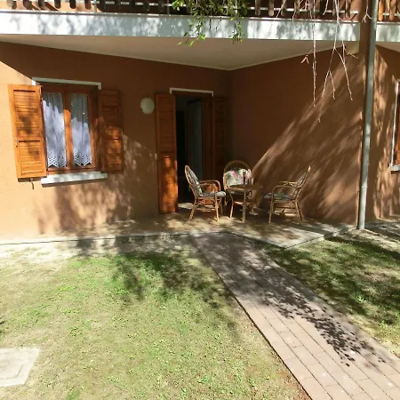 アパート Fantastic On Two Floors With Garden And Swimming Pool リニャーノ・サッビアドーロ